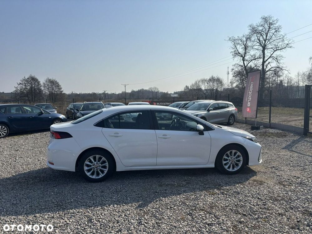 Toyota Corolla - 13