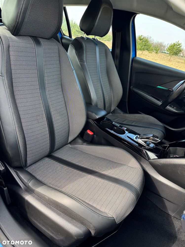 Peugeot 208 - 11