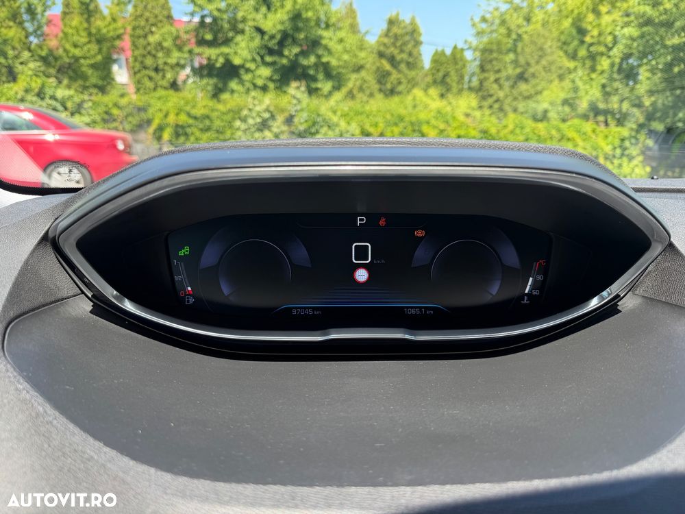 Peugeot 3008 1.2 PureTech Turbo S&S EAT6 GT-Line - 33