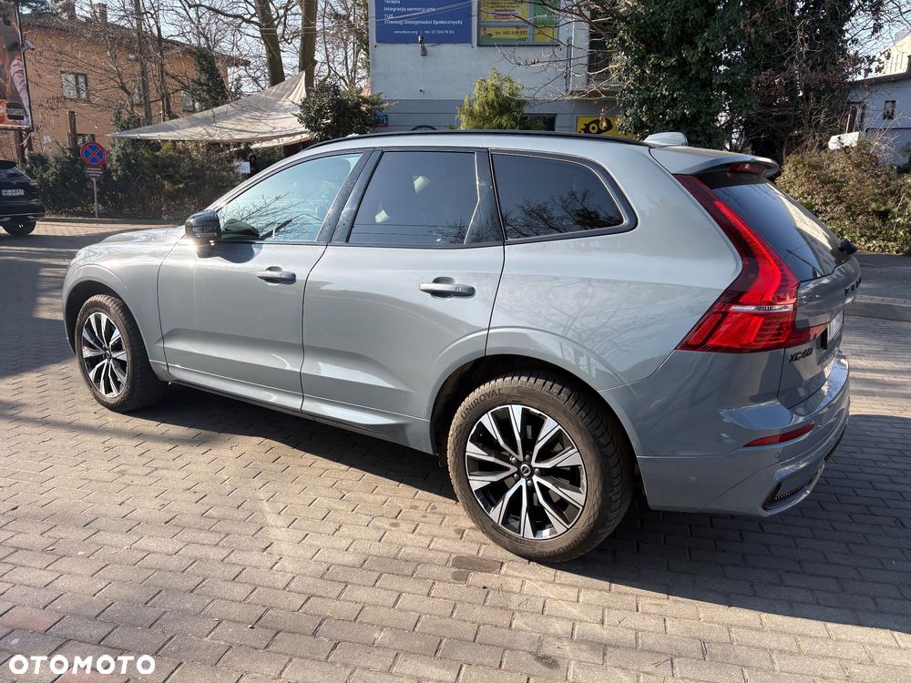 Volvo XC 60 B4 D Plus Dark - 5