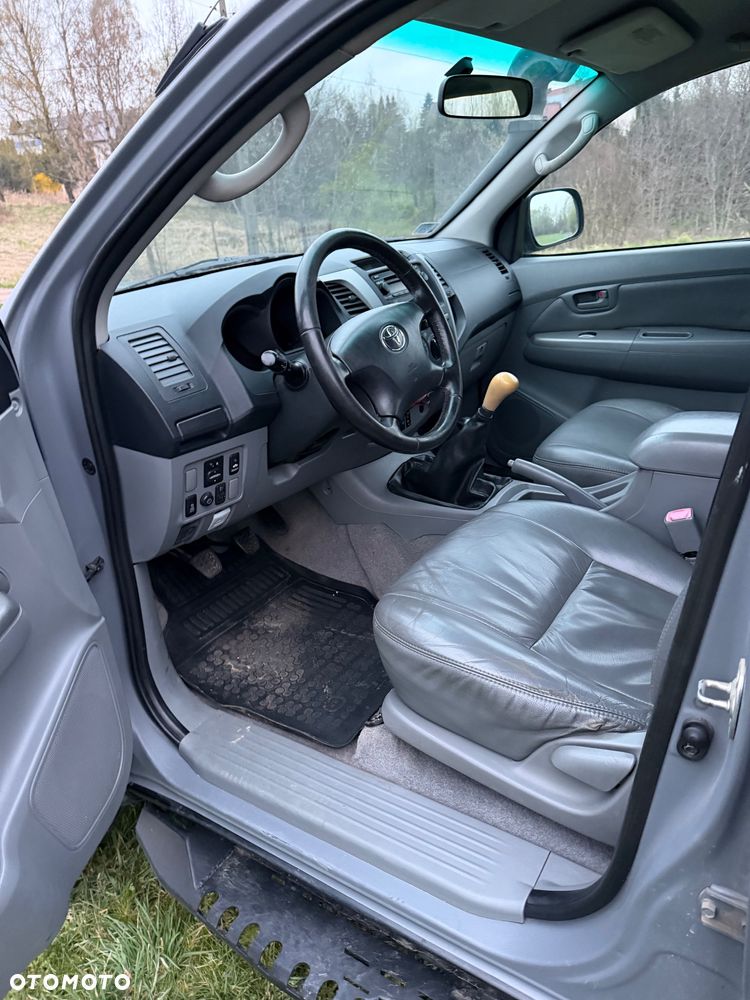 Toyota Hilux 3.0 D-4D SR5-X - 18