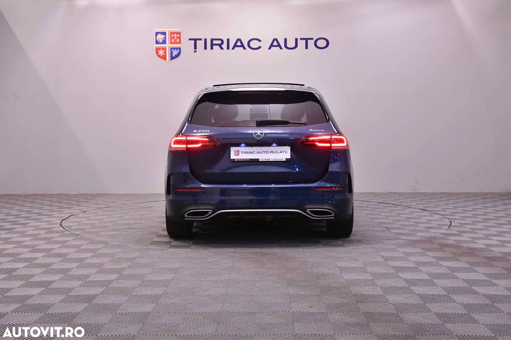 Mercedes-Benz B 220 4Matic 7G-DCT AMG Line - 4