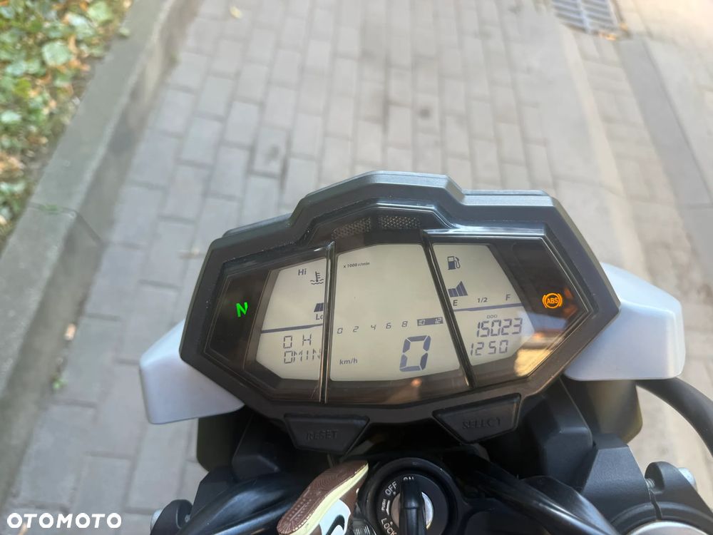 Yamaha MT - 12
