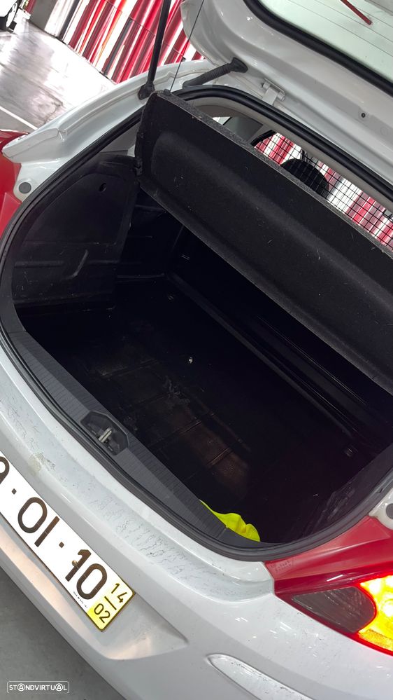 Opel Corsa 1.3 Ctdi Van Ar condicionado - 12