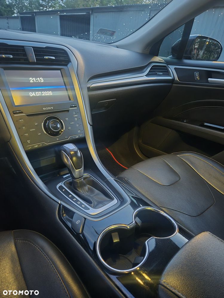 Ford Fusion - 12