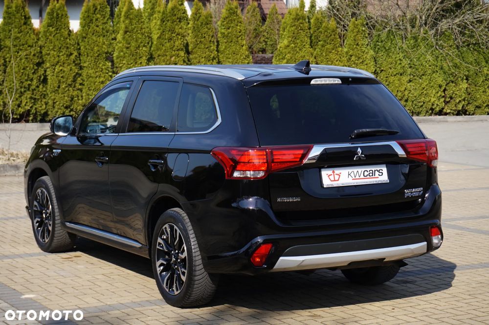 Mitsubishi Outlander 2.0 4WD Plus - 11