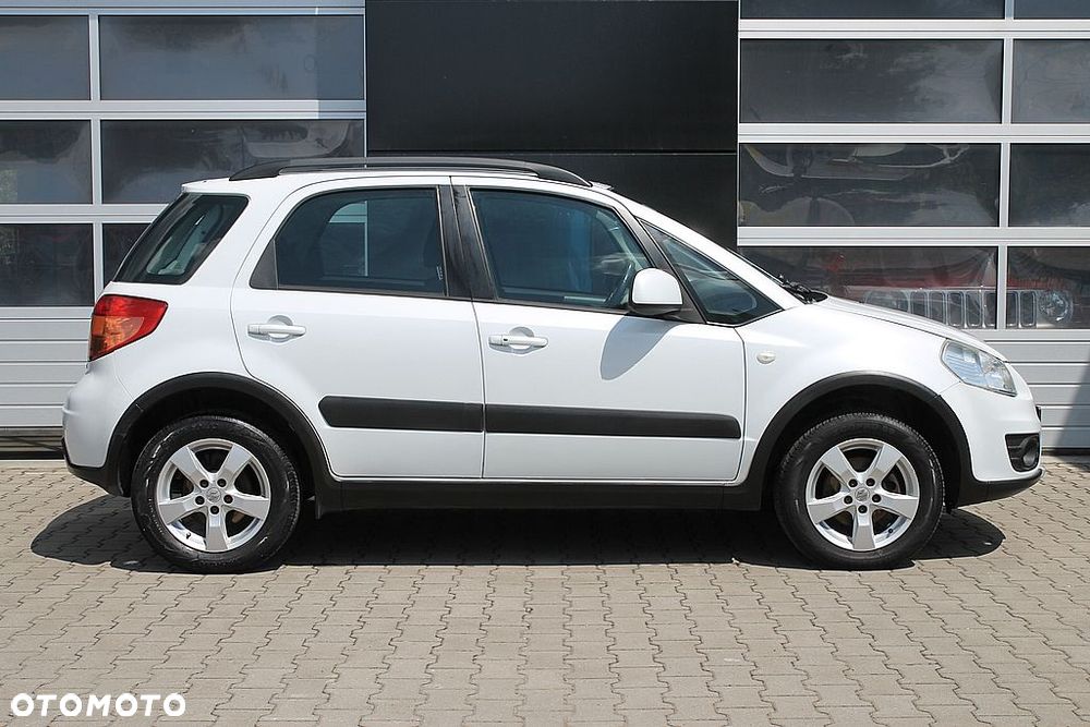 Suzuki SX4 1.6 VVT 4x4 Comfort - 2