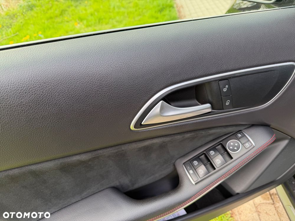 Mercedes-Benz GLA 200 AMG Line - 20