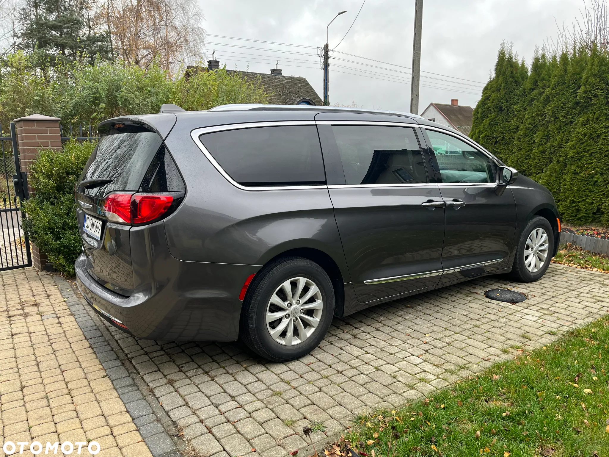 Chrysler Pacifica - 8