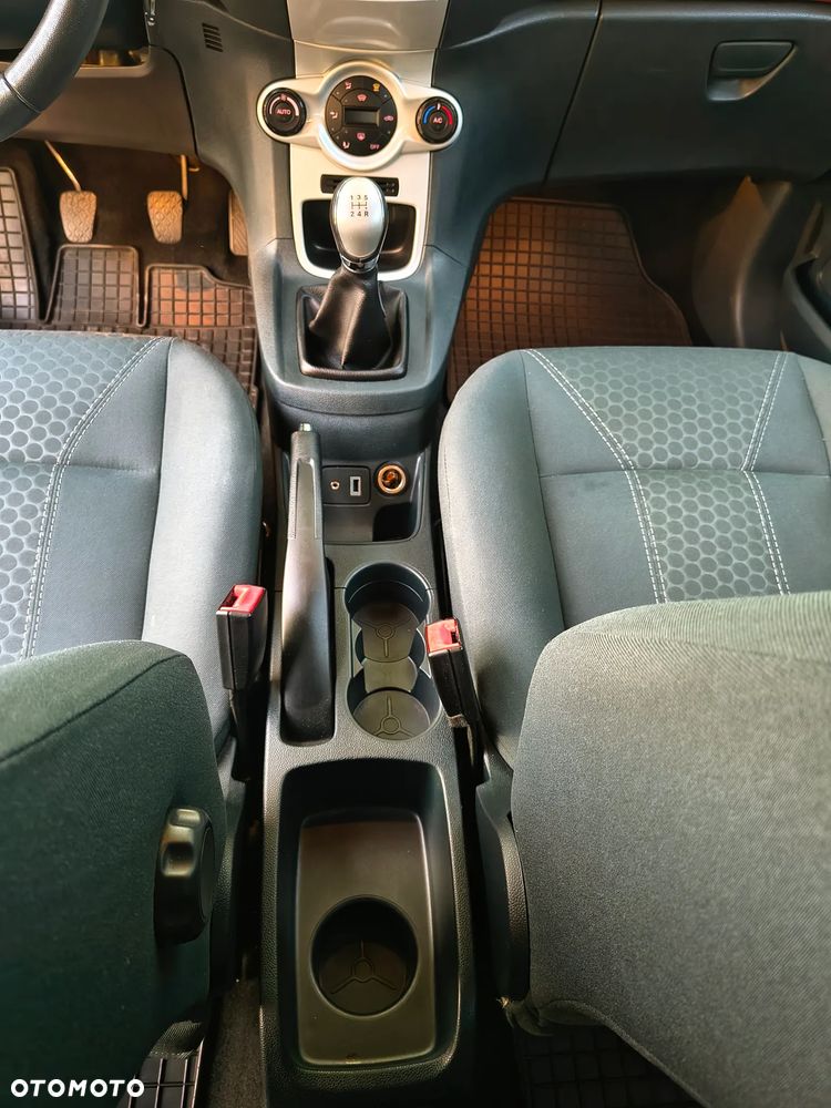 Ford Fiesta 1.25 Ambiente EU5 - 21