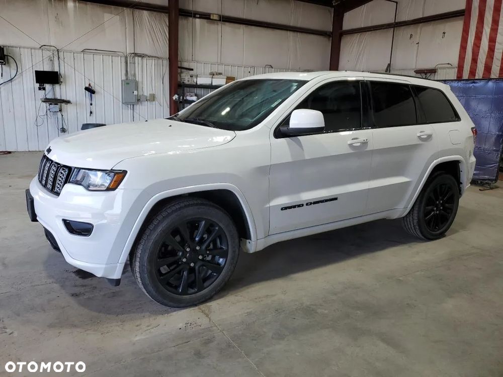 Jeep Grand Cherokee Laredo - 1