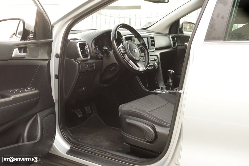 Kia Sportage 1.6 CRDi ISG MHEV Urban - 16