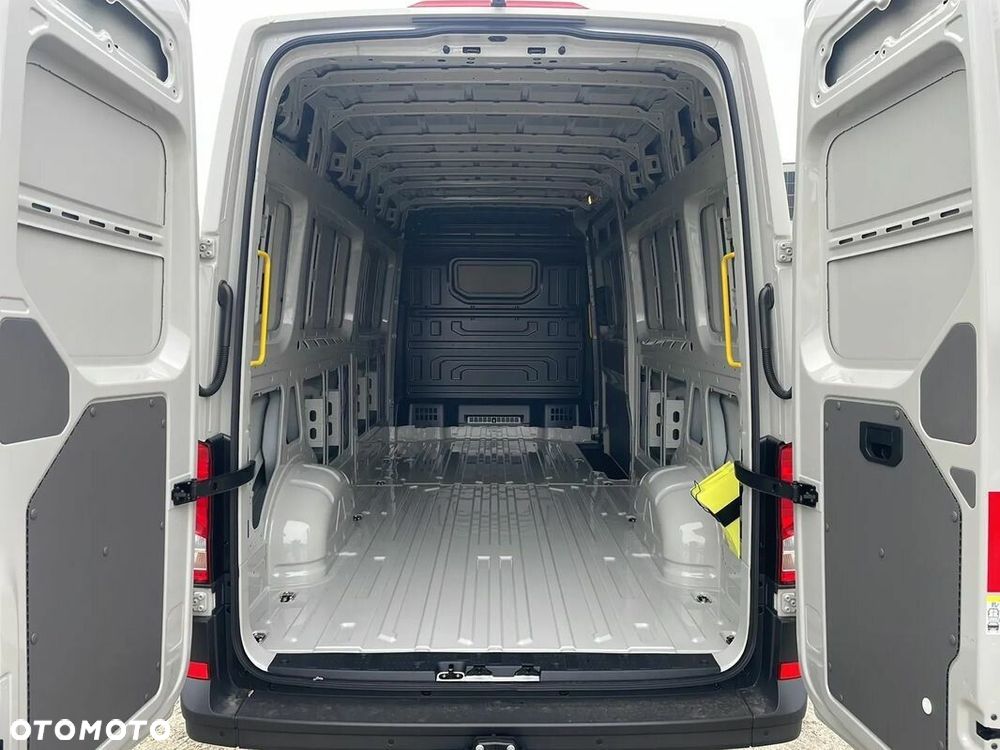 Volkswagen Crafter FURGON 3.640 35 2.0 TDI 130 kW 6-G - 10