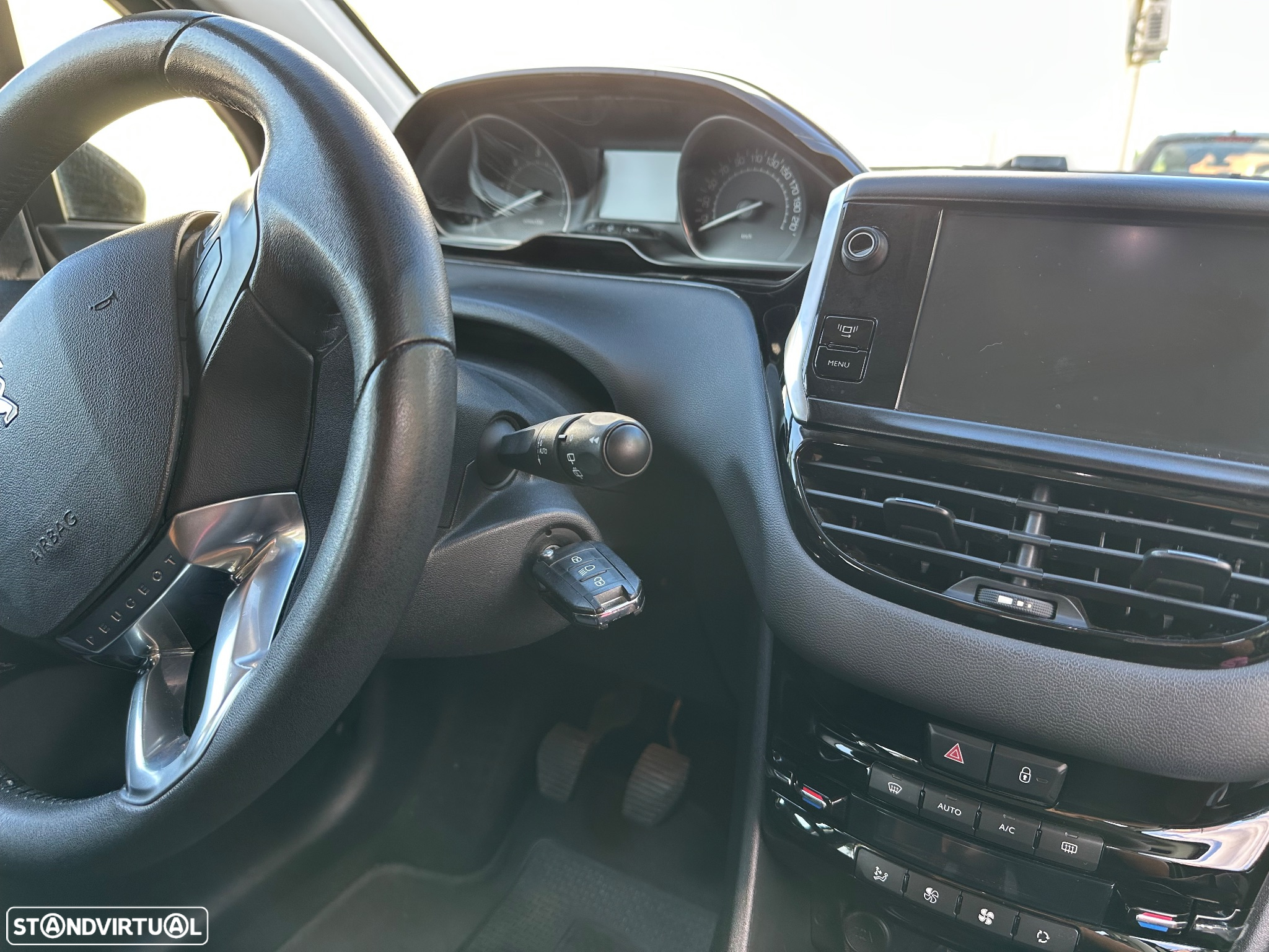 Peugeot 208 1.4 HDi Allure - 15