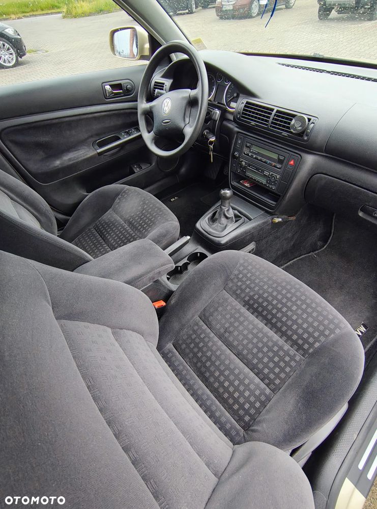 Volkswagen Passat 2.0 Comfortline - 9