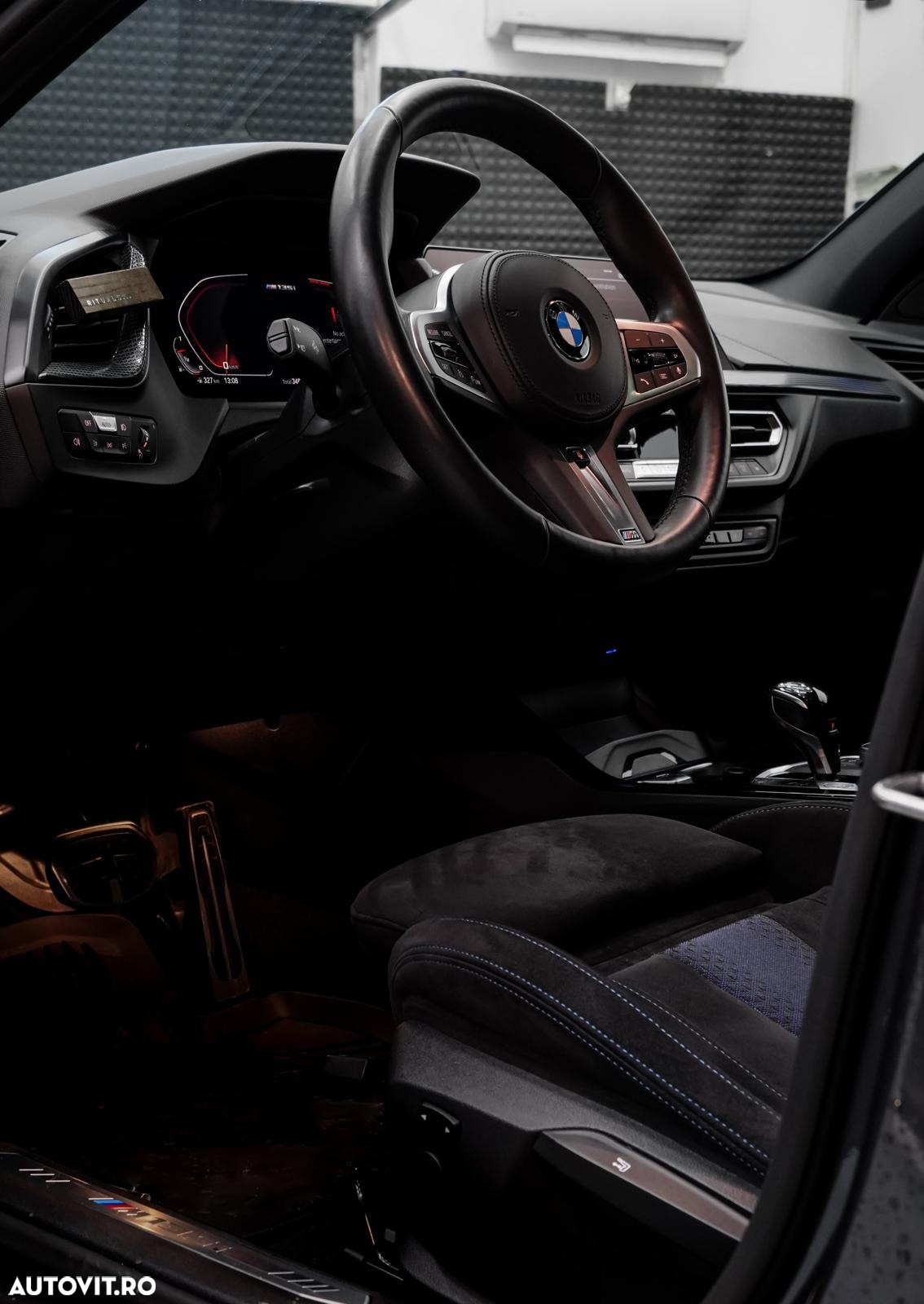 BMW M1 M135i xDrive AT - 19