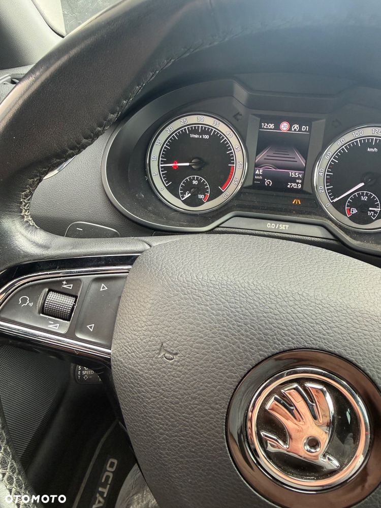 Skoda Octavia 2.0 TDI DSG Sportline - 17