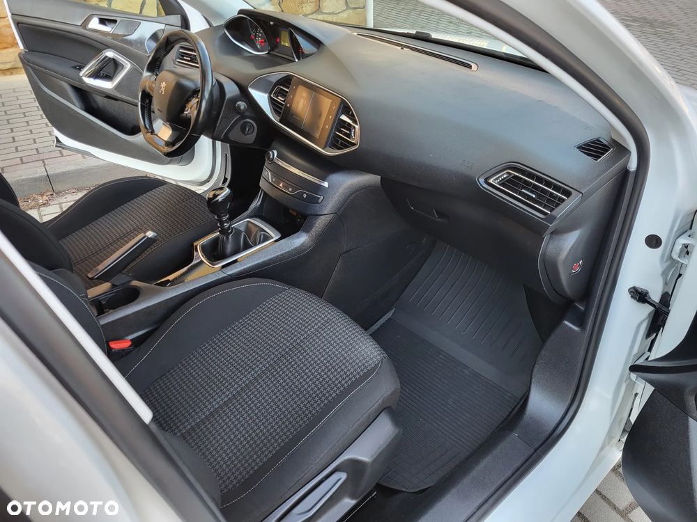 Peugeot 308 BlueHDi 130 Black Edition - 18