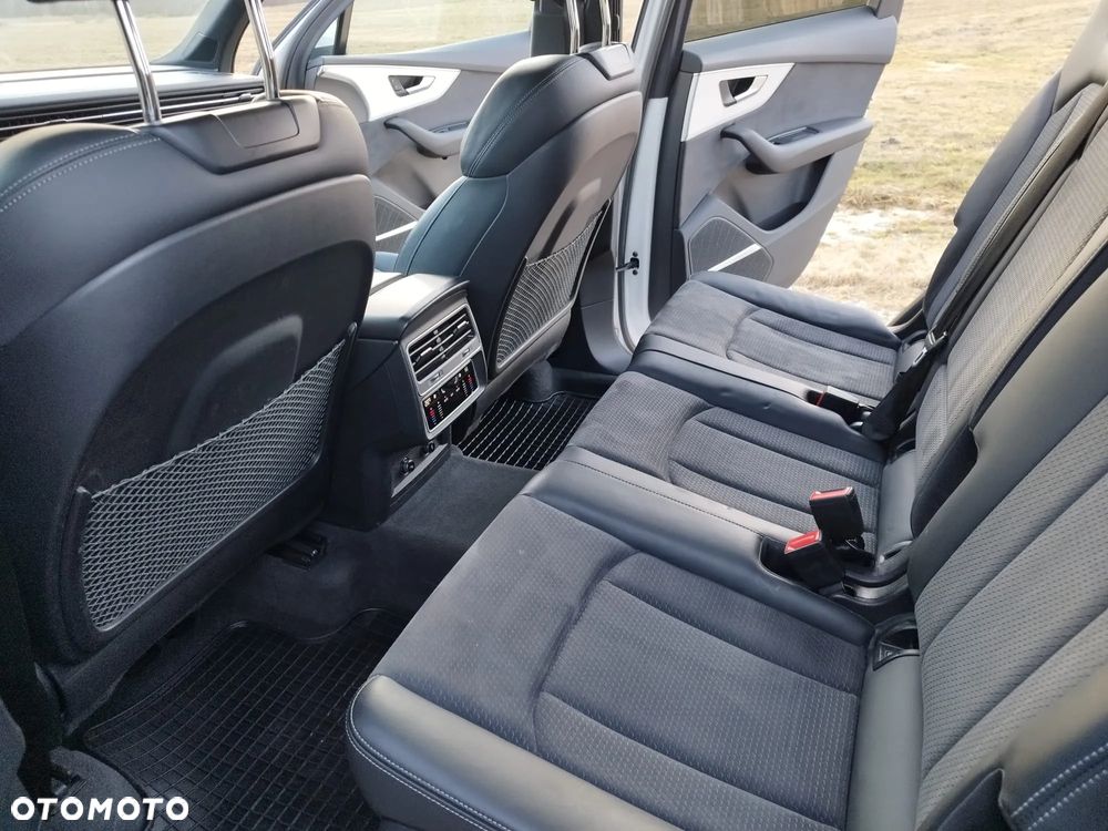 Audi Q7 - 8