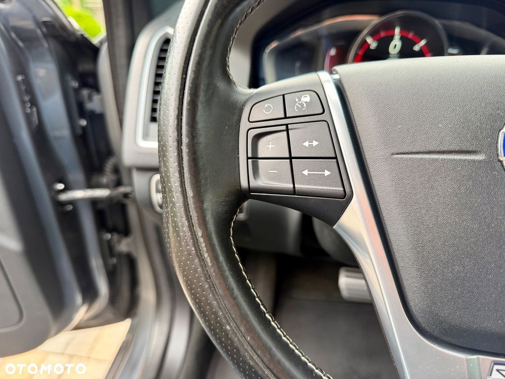 Volvo XC 60 D4 Drive-E R-Design Momentum - 20