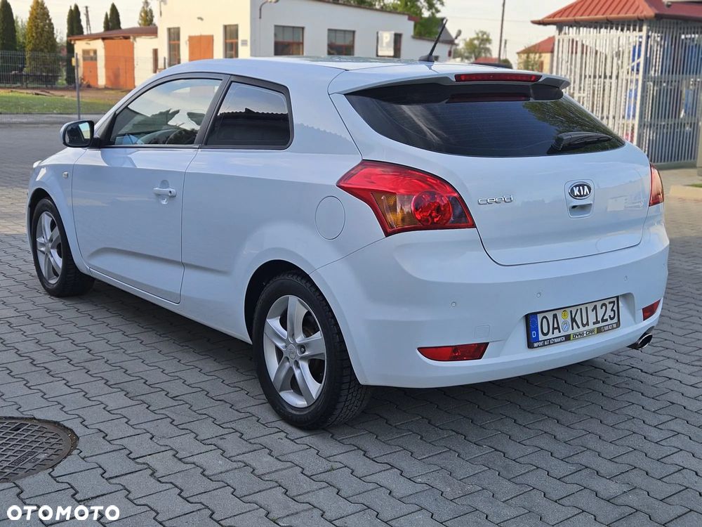 Kia ProCeed 1.4 CVVT Dream-Team Edition - 17