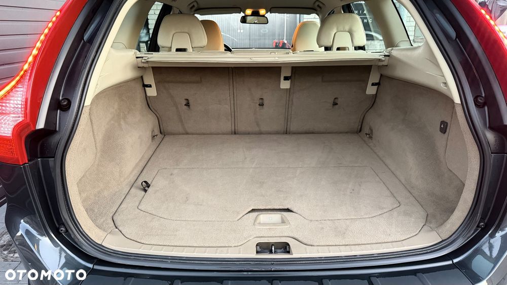 Volvo XC 60 - 25