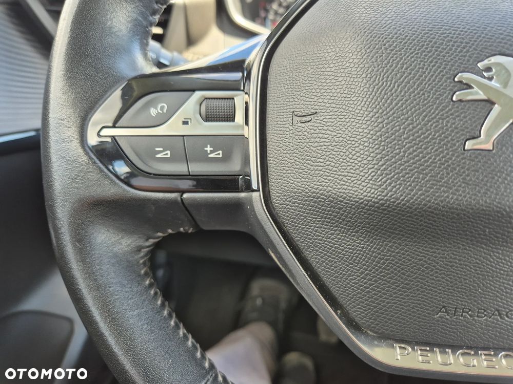 Peugeot 208 PureTech 75 Allure - 26