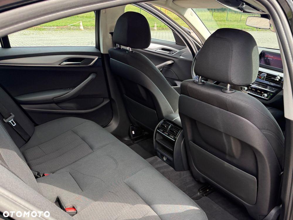 BMW Seria 5 520i - 12