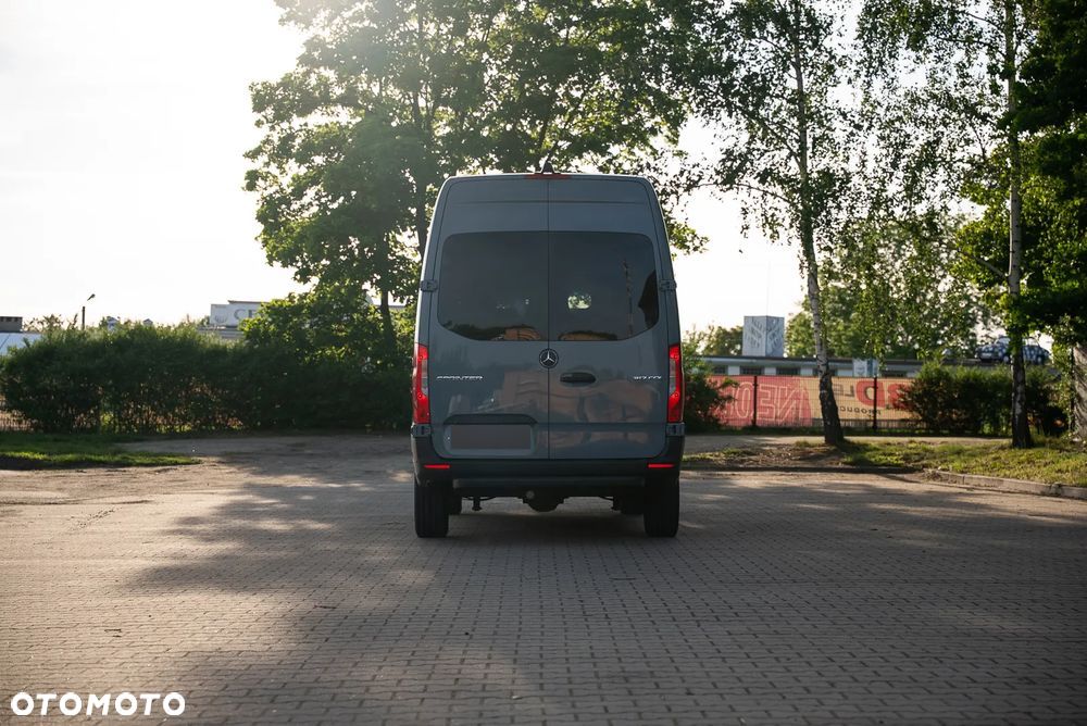 Mercedes-Benz Sprinter - 8