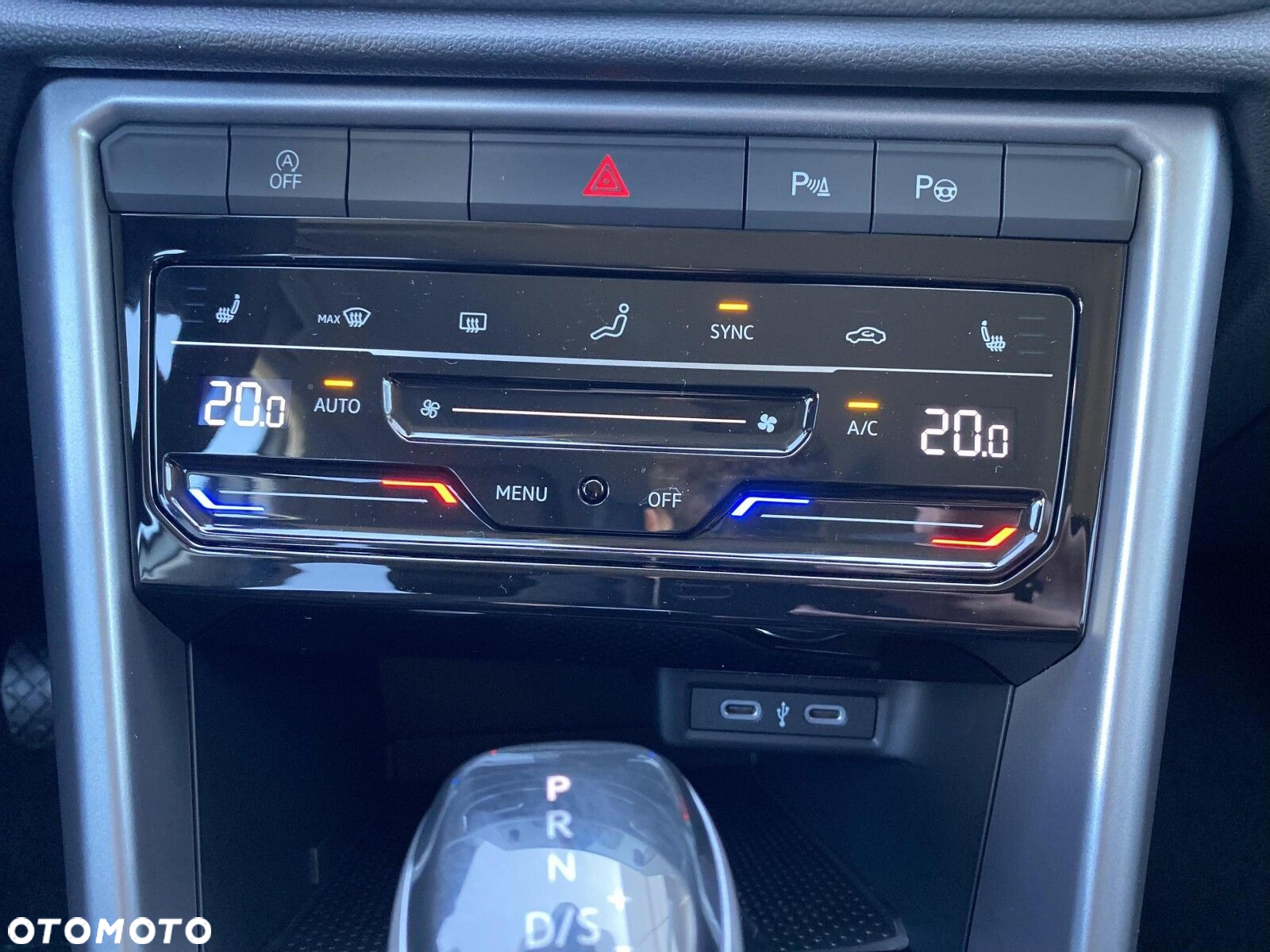 Volkswagen T-Roc - 22