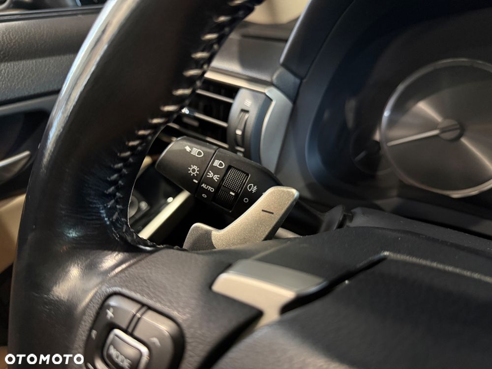 Lexus IS 200t Executive Line - 13