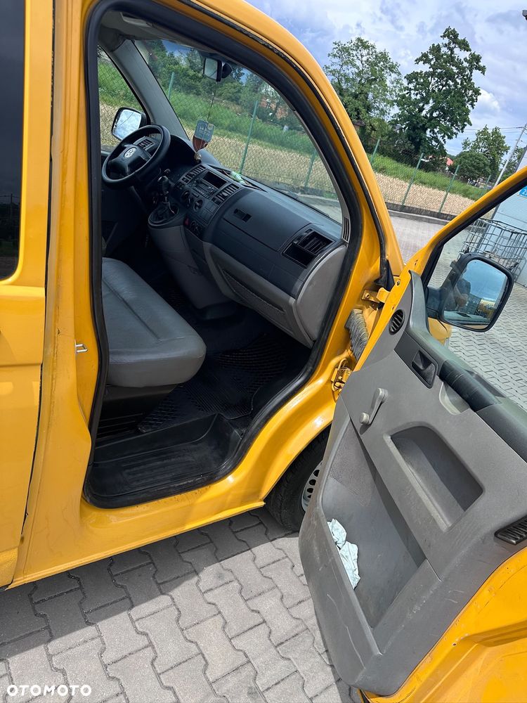 Volkswagen Caravelle - 7