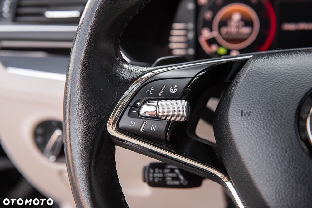 Skoda Superb 2.0 TDI SCR 4x4 L&K DSG - 24