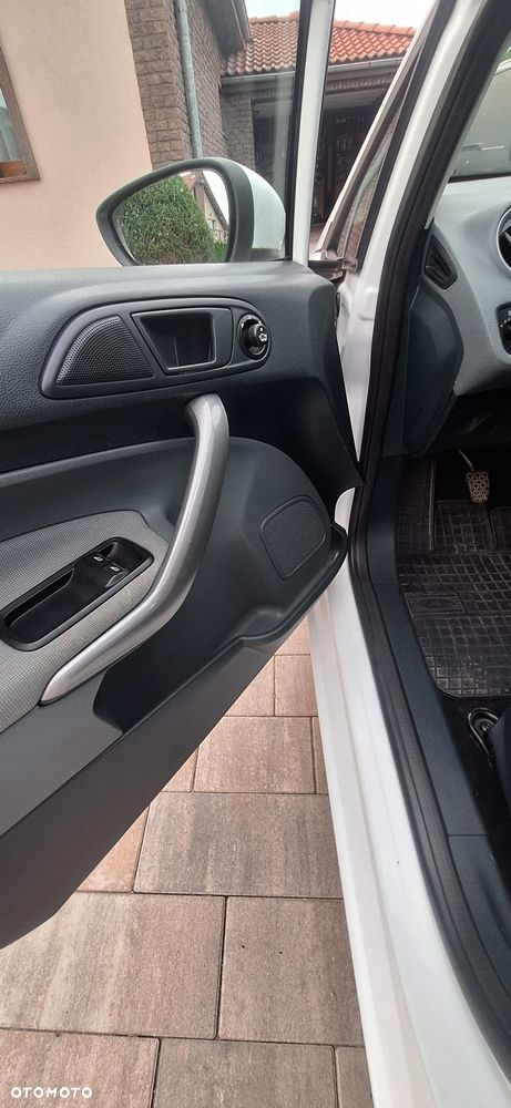 Ford Fiesta - 6