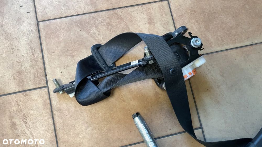 NISSAN QASHQAI J11 PAS BEZPIECZEŃSTWA PRAWY PRZÓD 067642 - 3