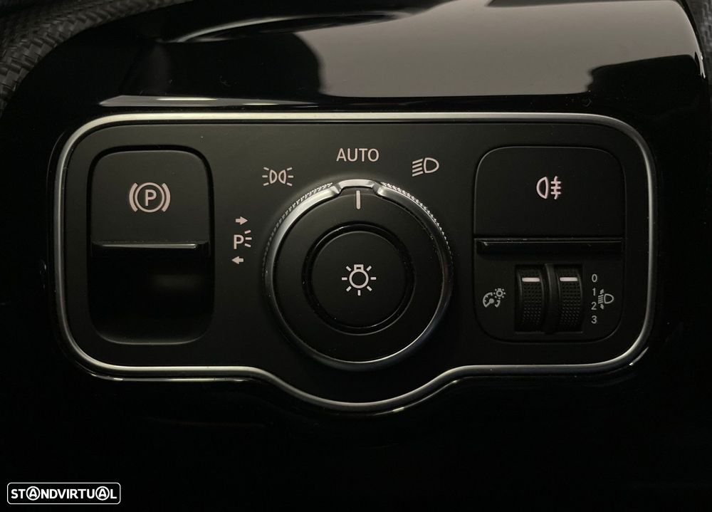 Mercedes-Benz A 180 - 35