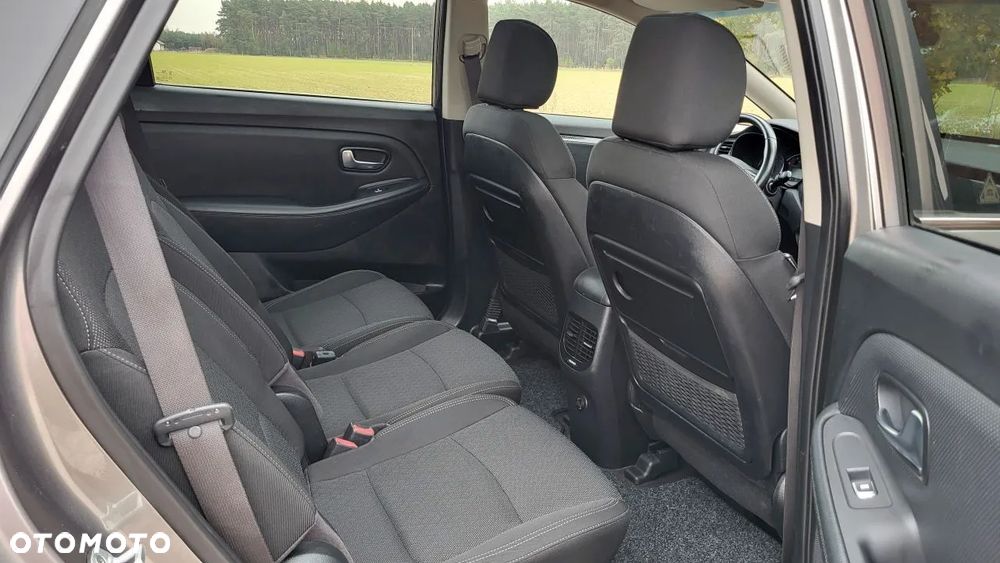Kia Carens 1.7 CRDi M 7os - 22
