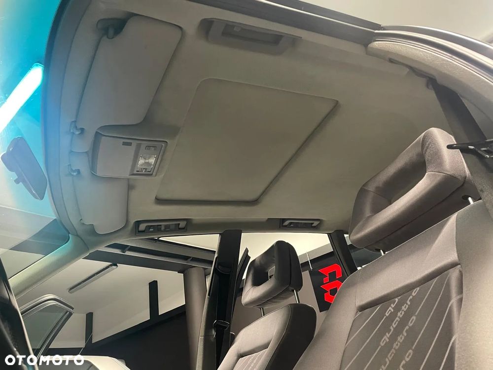 Audi S2 80 Avant 2.2 - 17