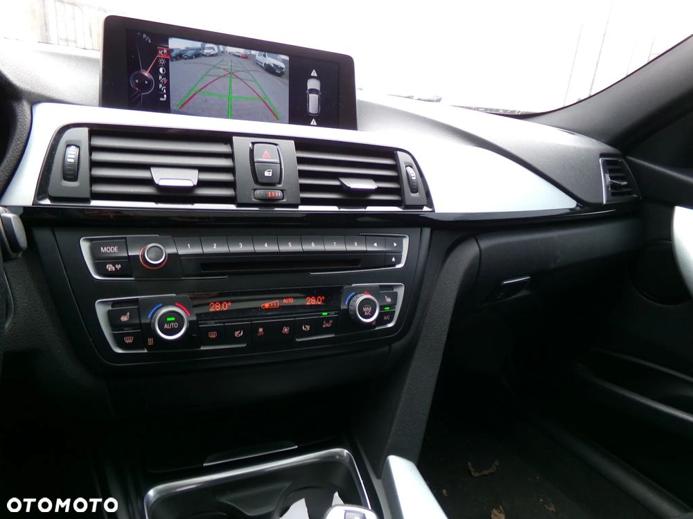 BMW Seria 3 318d Sport Line - 6