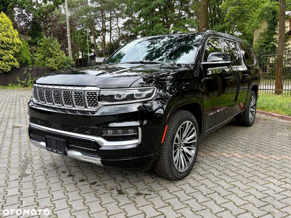 Jeep Grand Wagoneer - 37