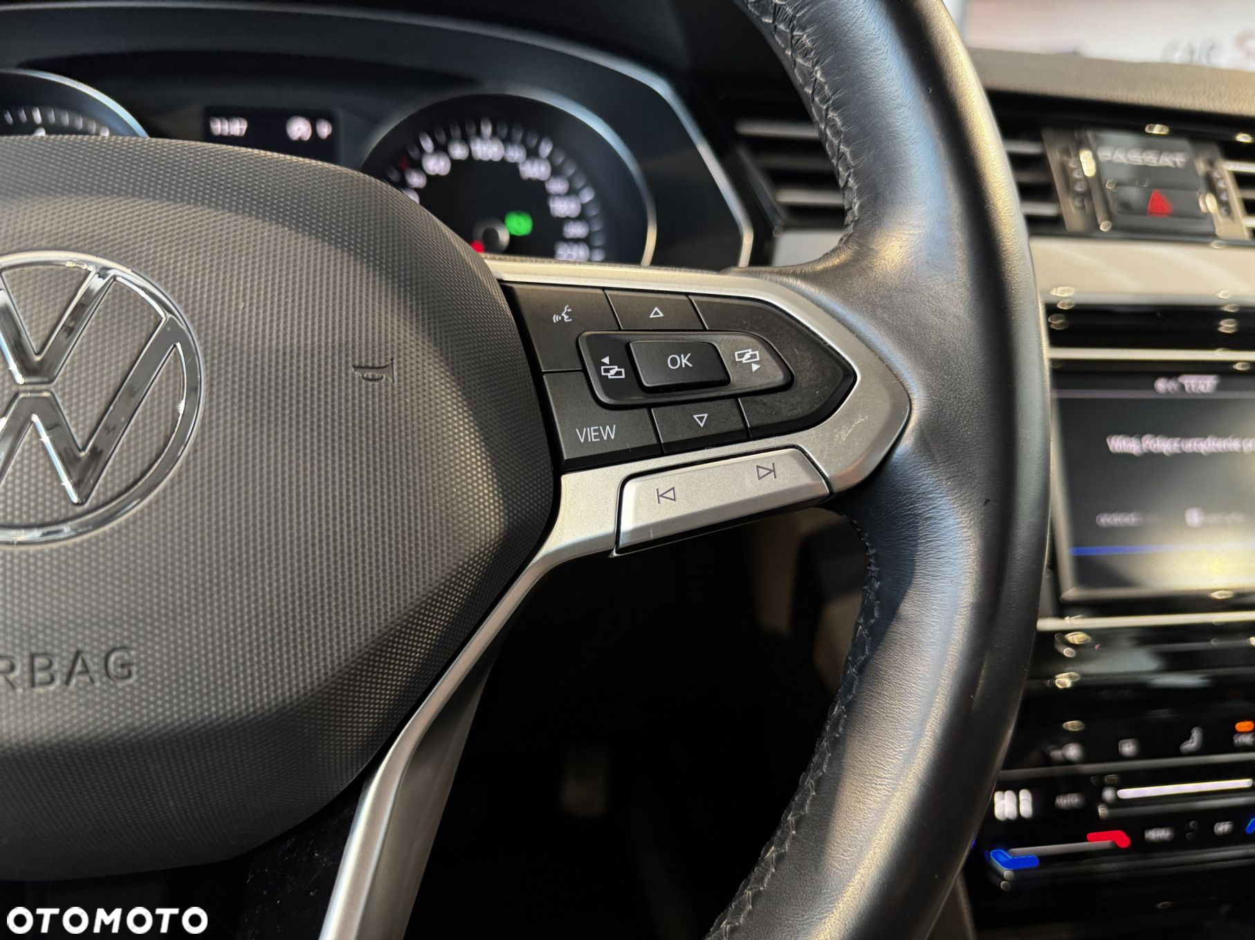Volkswagen Passat - 21