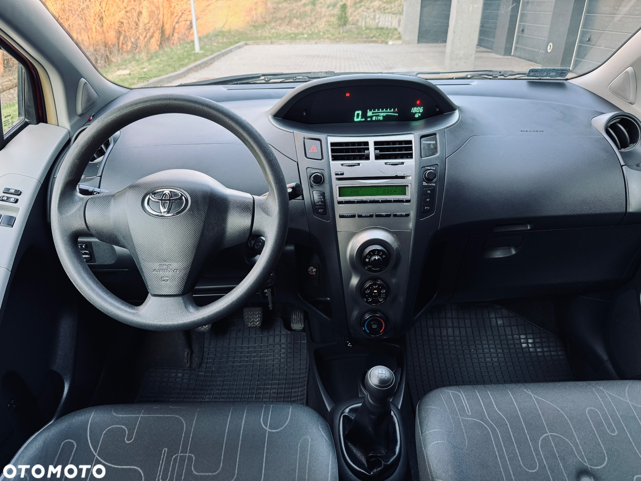 Toyota Yaris 1.0 Luna - 16