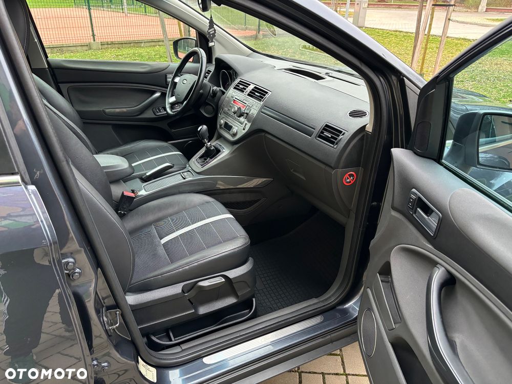 Ford Kuga 2.0 TDCi 4x4 Titanium - 11