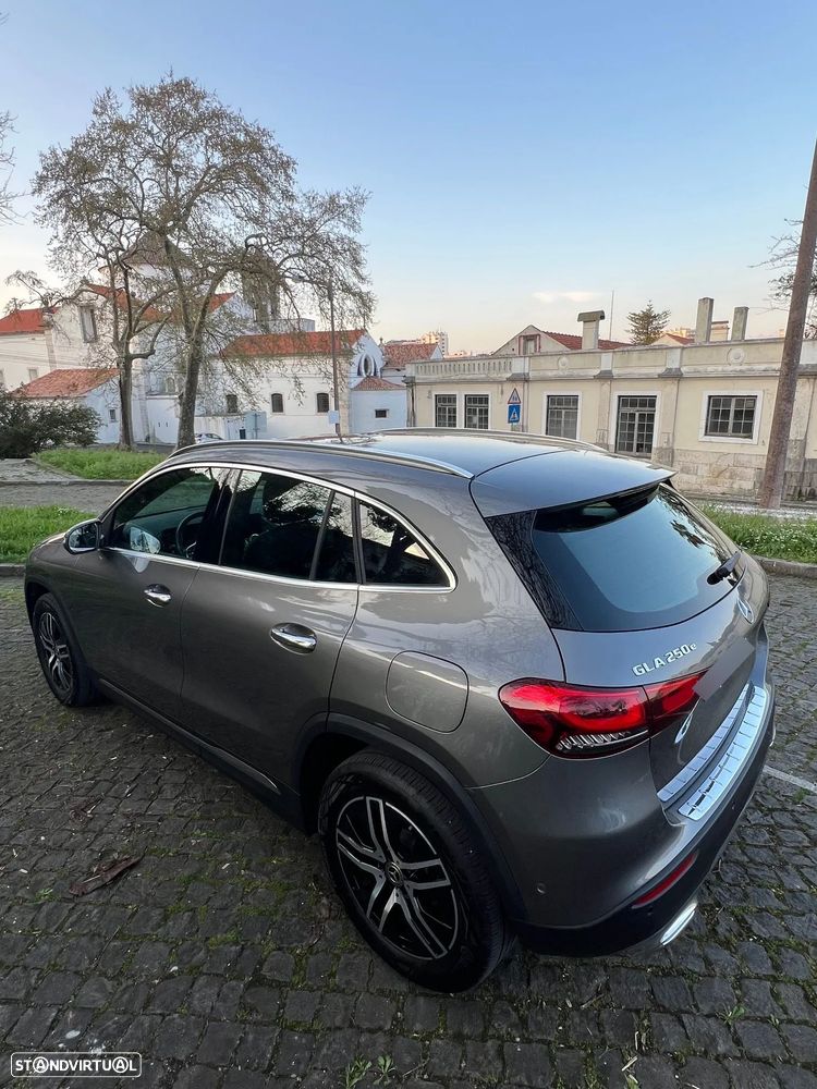 Mercedes-Benz GLA 250 e 8G-DCT Progressive - 12