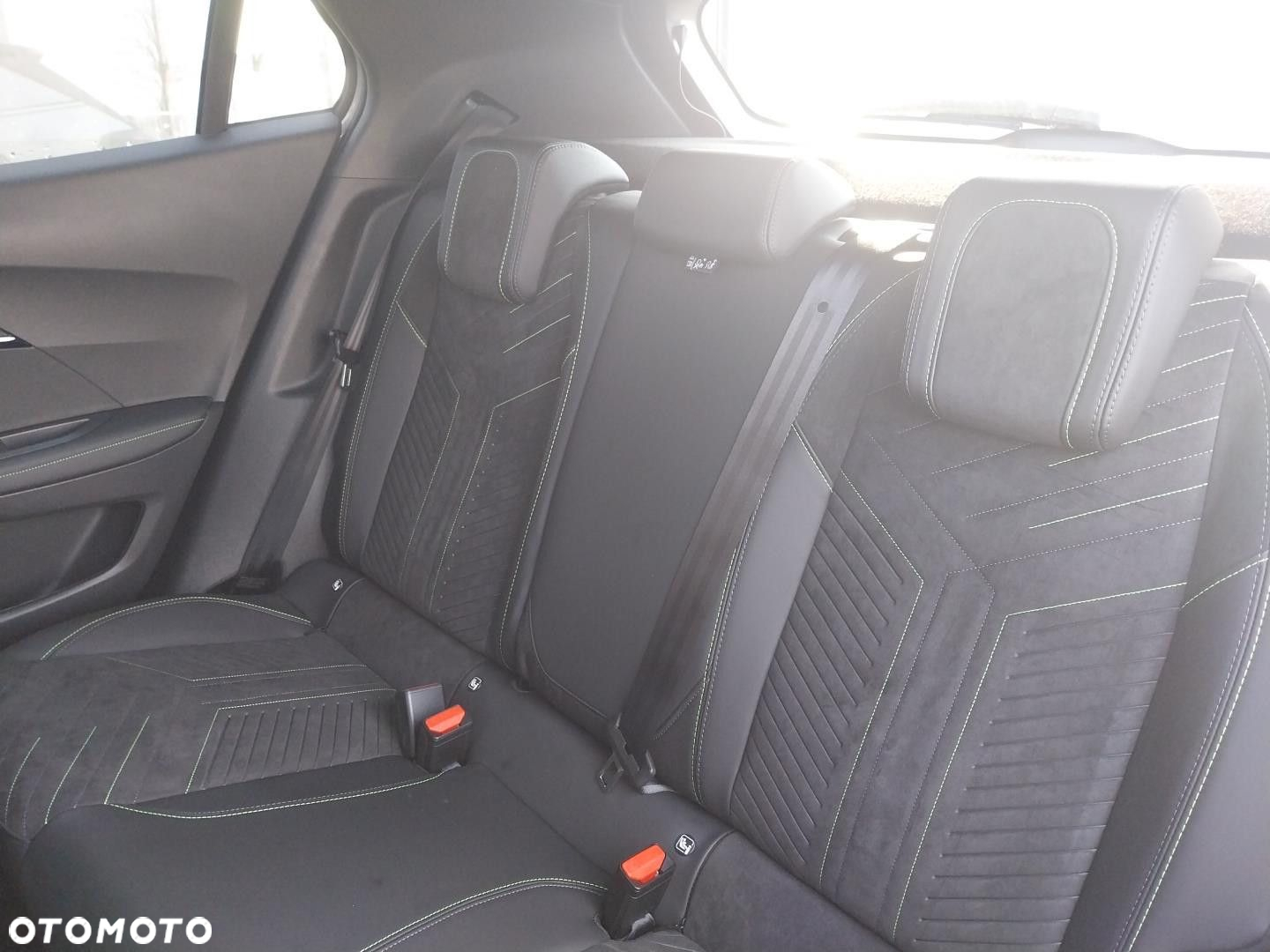 Peugeot 2008 - 16