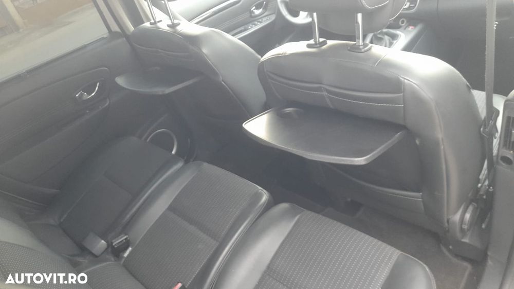 Renault Grand Scenic - 15