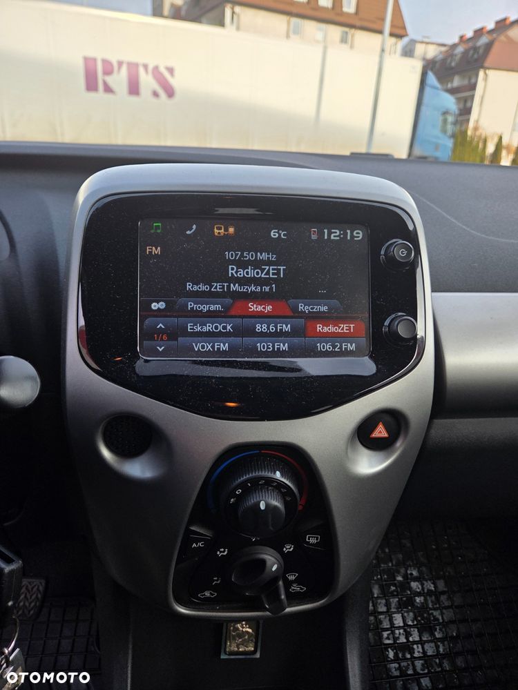 Peugeot 108 VTI 72 ETG5 Top Allure - 11