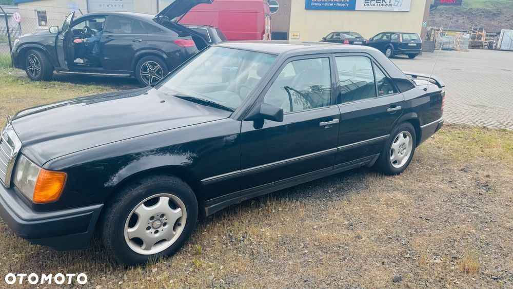Mercedes-Benz W124 (1984-1993) - 11