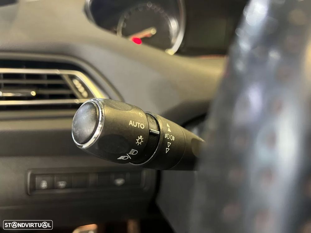 Peugeot 308 1.2 PureTech GT Line - 43