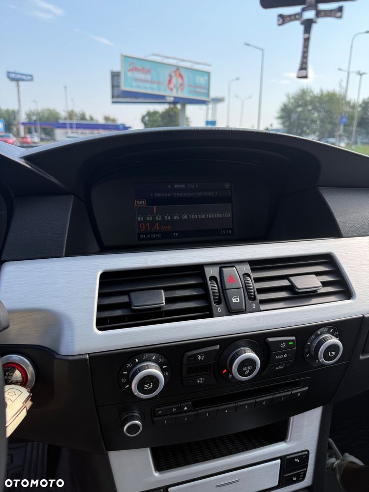 BMW Seria 5 525d - 21